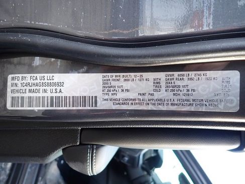 New 2025 Jeep Grand Cherokee image 16