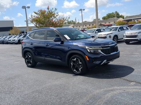 Used 2024 Kia Seltos EX FWD image 4