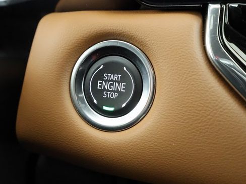 Used 2025 GMC Canyon AT4 image 17