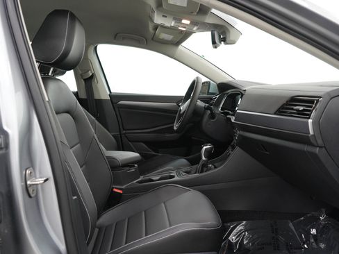 Used 2022 Volkswagen Jetta SE FWD image 11