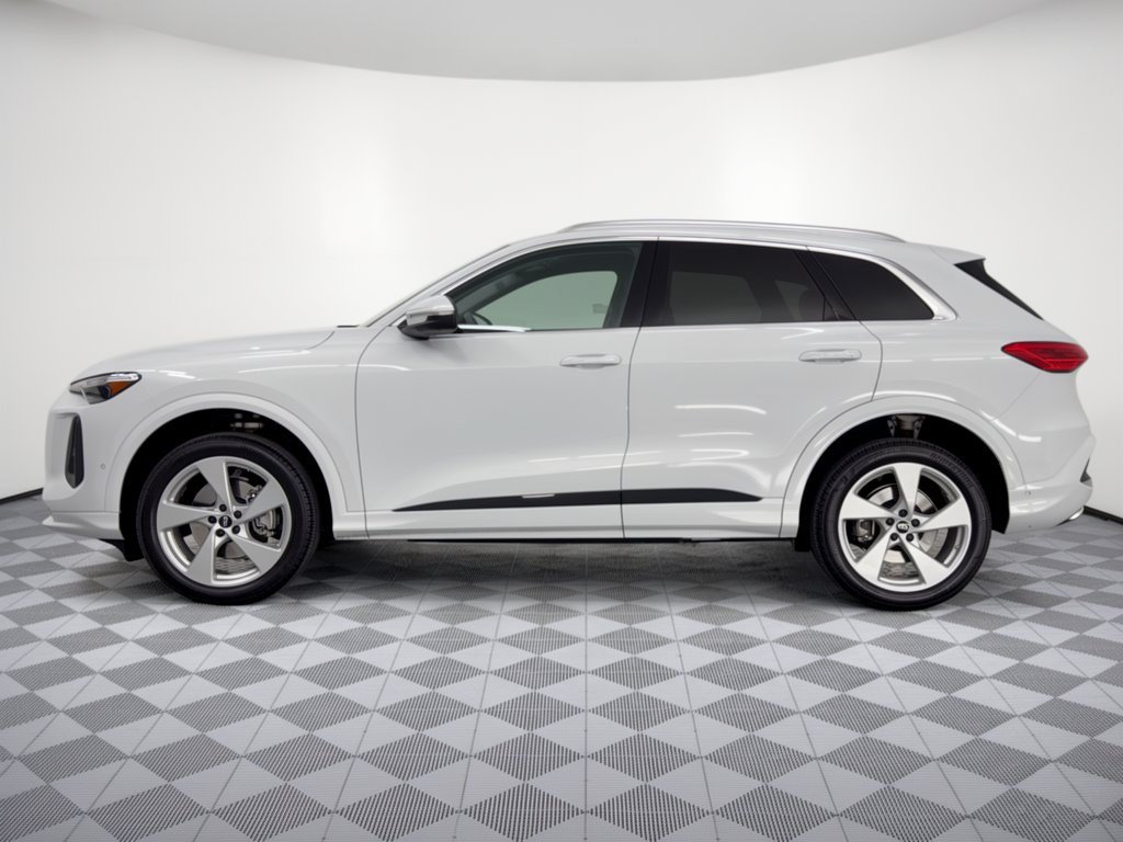 Used 2026 Audi Q5 Premium Plus AWD/4WD image 2