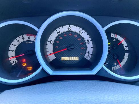 Used 2014 Toyota Tacoma PreRunner image 24