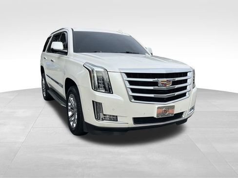 Used 2017 Cadillac Escalade image 7
