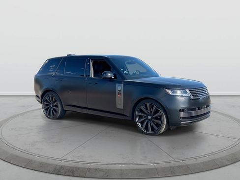 Used 2024 Land Rover Range Rover SV AWD/4WD image 2