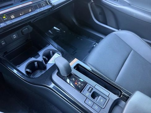 Used 2024 Toyota Prius XLE image 21