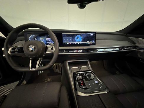Used 2023 BMW 760i xDrive AWD/4WD image 16
