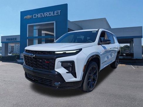 New 2026 Chevrolet Traverse RS w/ LPO, Floor Liner Package image 8