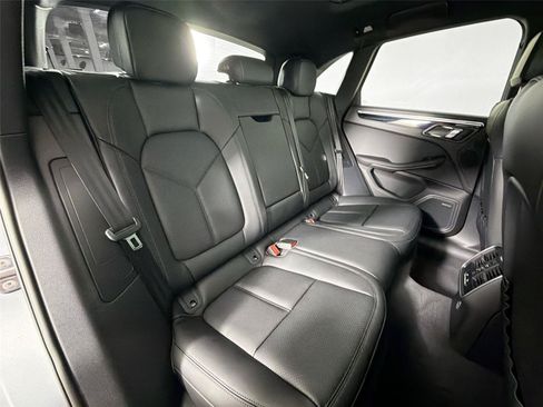 Certified 2026 Porsche Macan AWD/4WD image 27