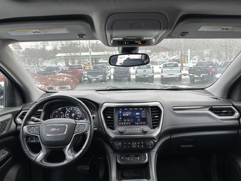 Used 2022 GMC Acadia AT4 w/ Technology Package image 12