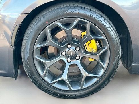 Used 2020 Chrysler 300 S w/ 300S Premium Group RWD image 32