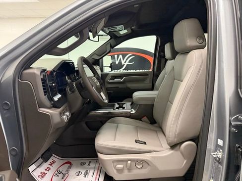 New 2026 GMC Sierra 2500 SLT w/ SLT Premium Package image 9