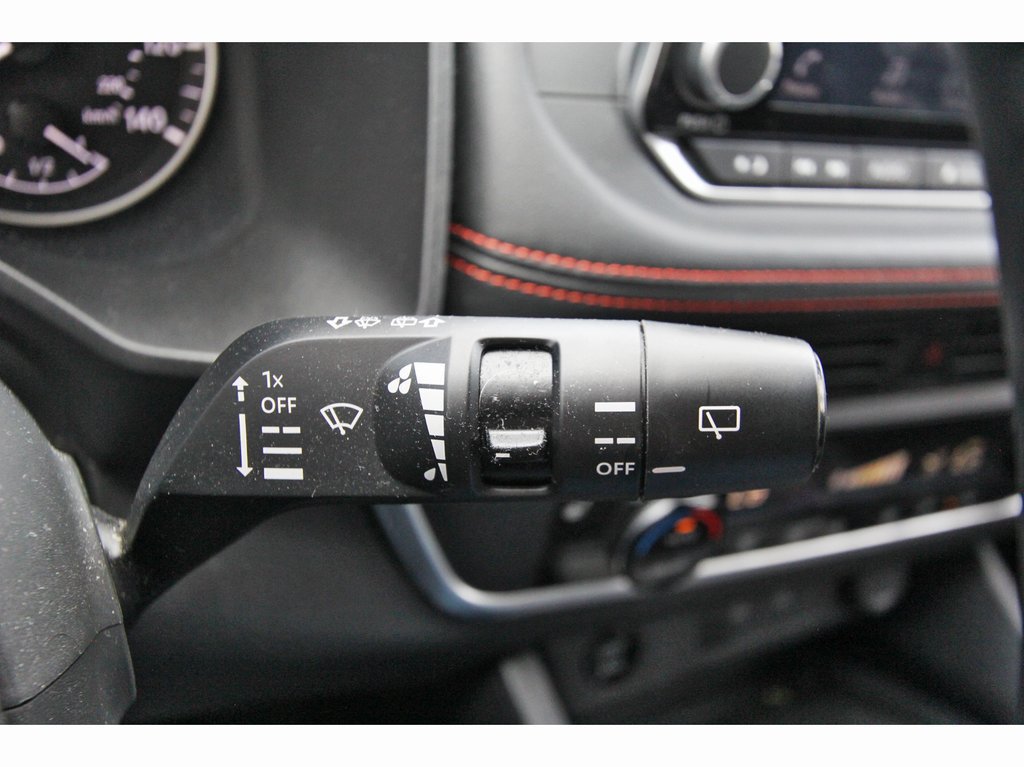 Used 2025 Nissan Rogue SV AWD/4WD image 11