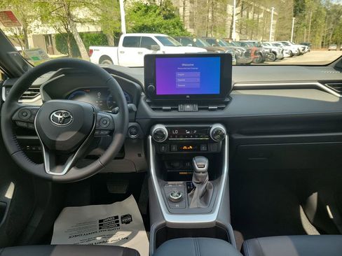 Used 2025 Toyota RAV4 XSE w/ Advanced Technology Package image 24