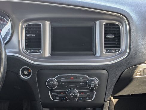 Used 2022 Dodge Charger SXT image 17