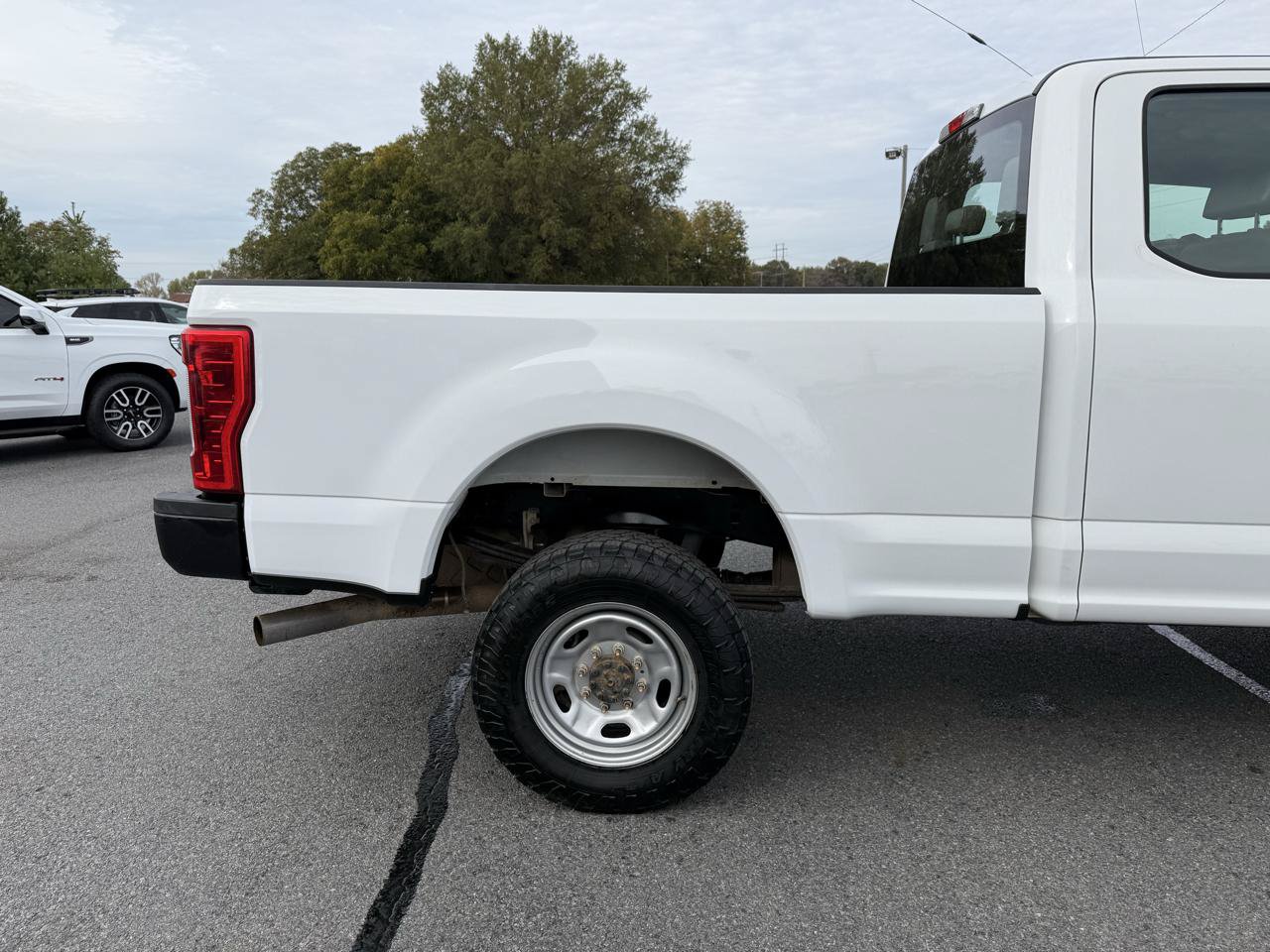 Used 2017 Ford F250 XL w/ Power Equipment Group AWD/4WD image 32