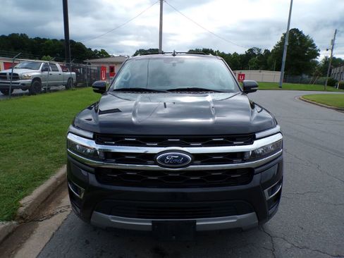 Used 2024 Ford Expedition Limited AWD/4WD image 2