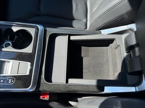 Used 2022 Audi Q7 Premium Plus w/ Premium Plus Package image 25