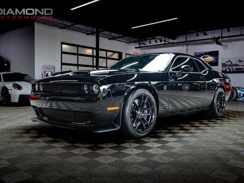 Used 2023 Dodge Challenger SRT Hellcat image 9