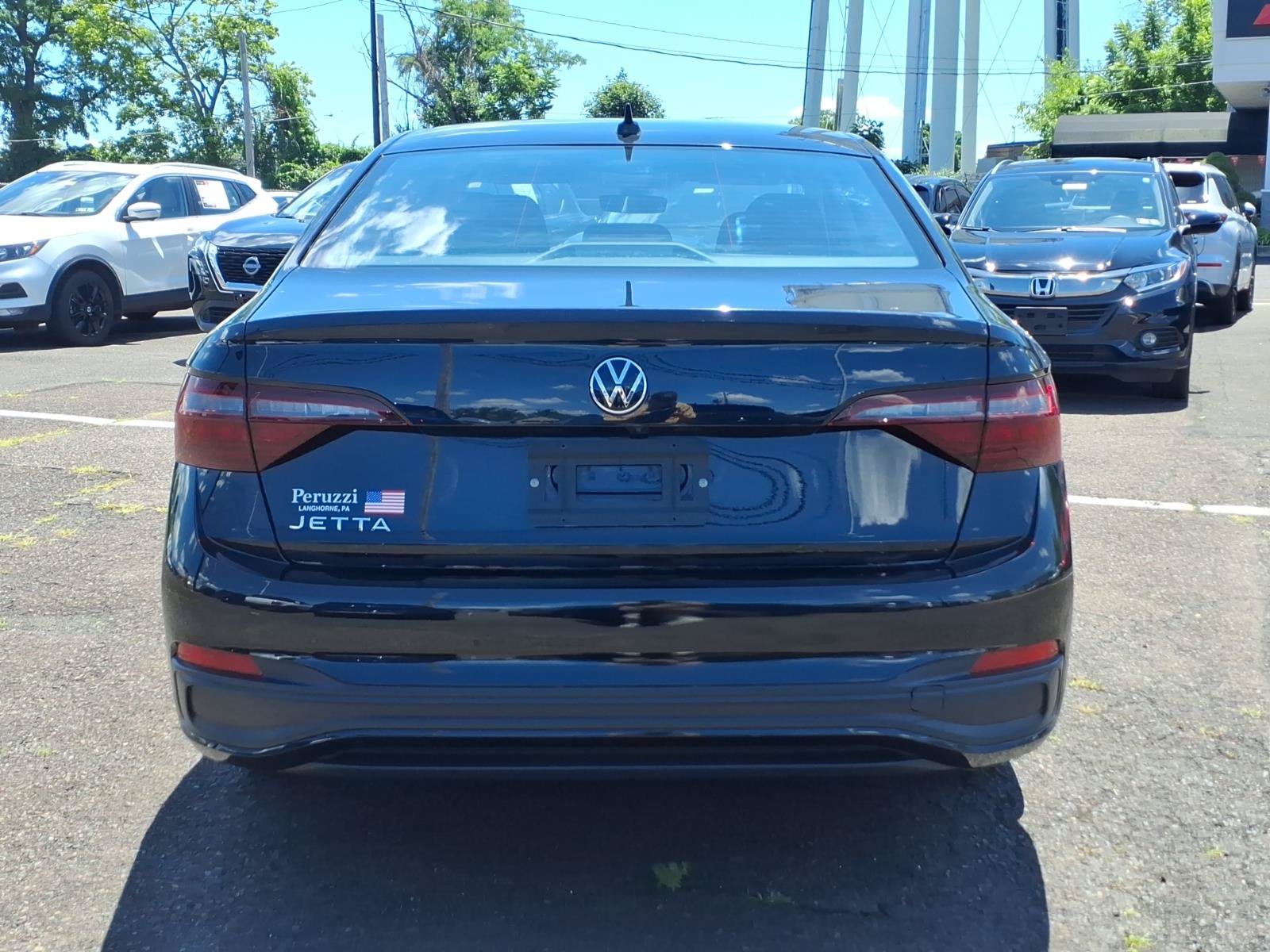 Used 2024 Volkswagen Jetta S FWD image 4