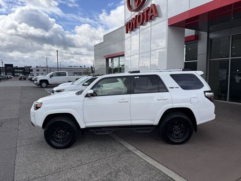 Used 2015 Toyota 4Runner TRD Pro AWD/4WD image 3