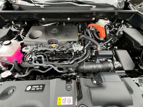 Used 2025 Toyota RAV4 LE image 32