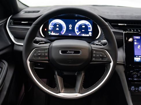 New 2025 Jeep Grand Cherokee 4WD image 15