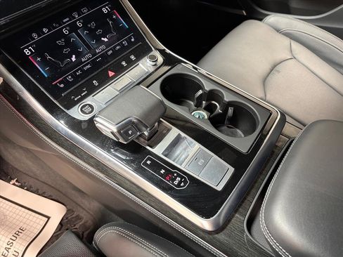 Used 2025 Audi Q7 3.0T Prestige image 13