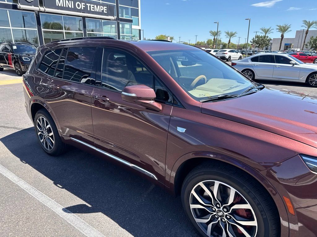 Used 2022 Cadillac XT6 Sport w/ Platinum Package AWD/4WD image 3
