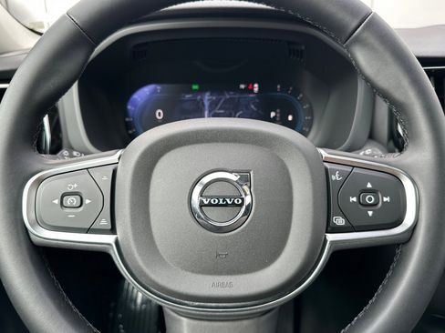 Used 2025 Volvo XC60 B5 Core w/ Protection Package Premier image 25