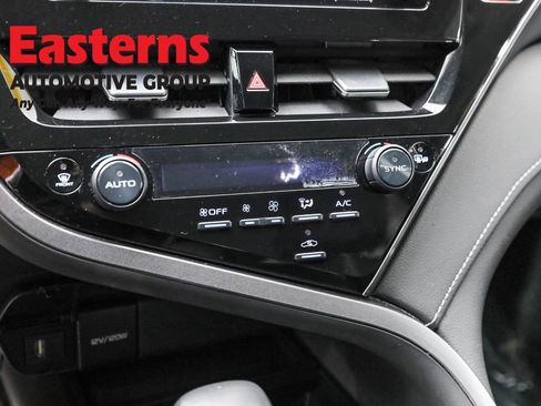 Used 2024 Toyota Camry SE image 19