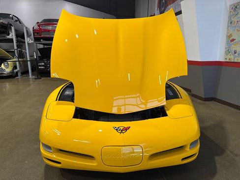 Used 2004 Chevrolet Corvette Convertible w/ Preferred Equipment Group RWD image 45