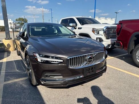 Used 2025 Volvo S90 B6 Plus AWD/4WD image 2