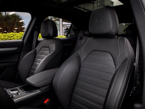 New 2025 Alfa Romeo Stelvio Sprint image 28