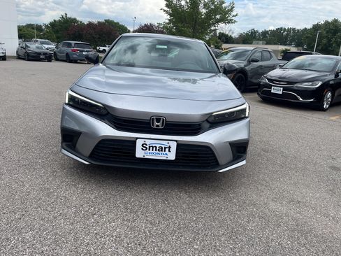 Used 2023 Honda Civic Sport image 8