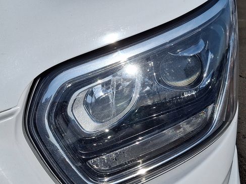 Used 2023 Ford Transit 350 XLT image 8