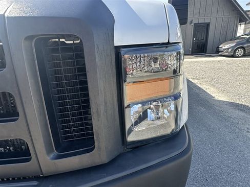 Used 2009 Ford F250 XL AWD/4WD image 14