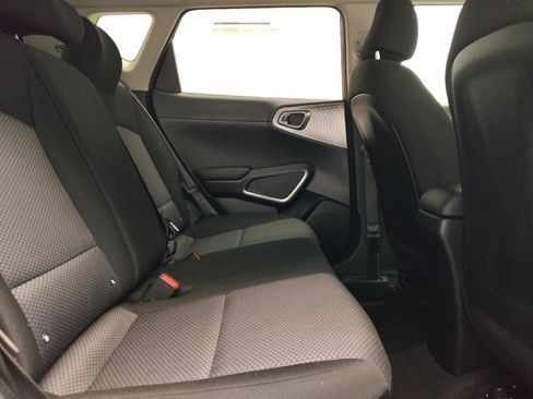 Used 2022 Kia Soul LX w/ Technology Package image 19