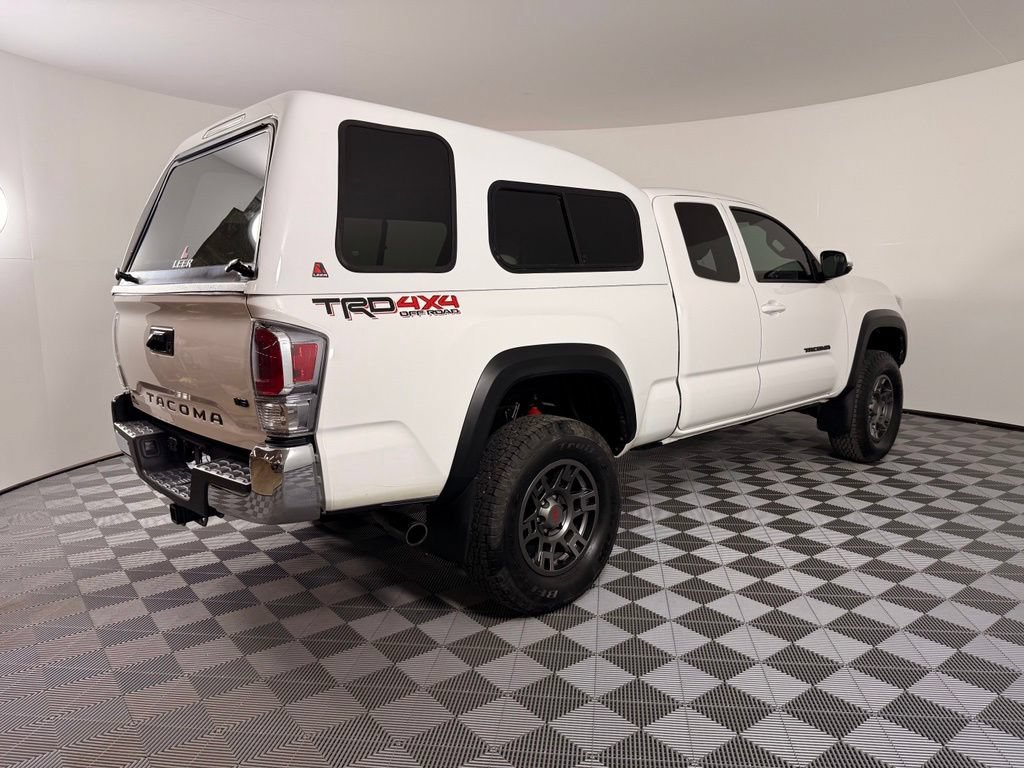 Certified 2023 Toyota Tacoma TRD Off-Road w/ Black Out Package (TMS) AWD/4WD image 9
