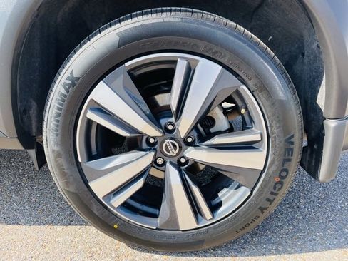 Certified 2021 Nissan Rogue SL w/ Premium Package image 9