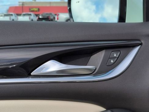 Used 2022 Buick Enclave Essence w/ Sound and Sites Package image 21