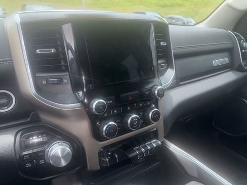 Used 2022 RAM 1500 Laramie AWD/4WD image 8