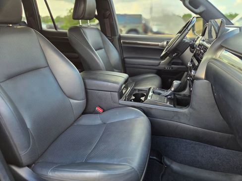 Used 2023 Lexus GX 460 Luxury w/ Accessory Package AWD/4WD image 10