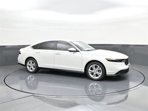 New 2025 Honda Accord LX image 13