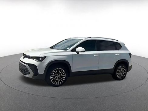 Used 2026 Volkswagen Taos SE FWD image 9