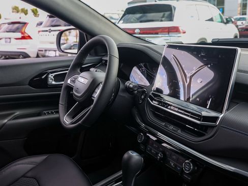 New 2026 Jeep Compass Latitude image 20