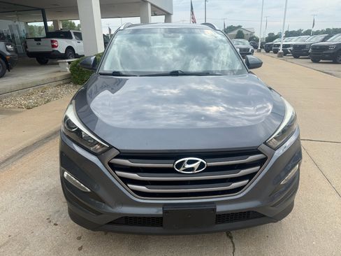Used 2016 Hyundai Tucson SE w/ Option Group 02 FWD image 6