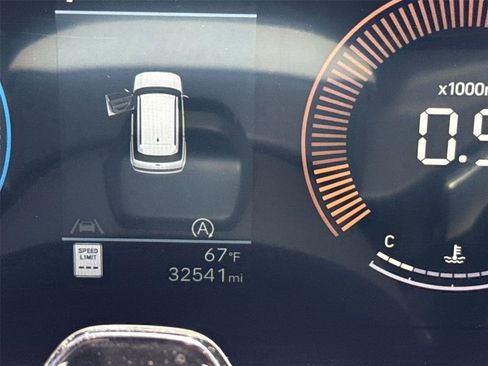 Used 2025 Hyundai Santa Fe SEL image 11