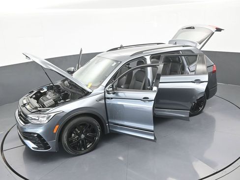 Used 2022 Volkswagen Tiguan SE R-Line image 71
