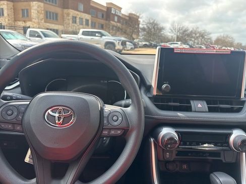 Used 2025 Toyota RAV4 LE image 10