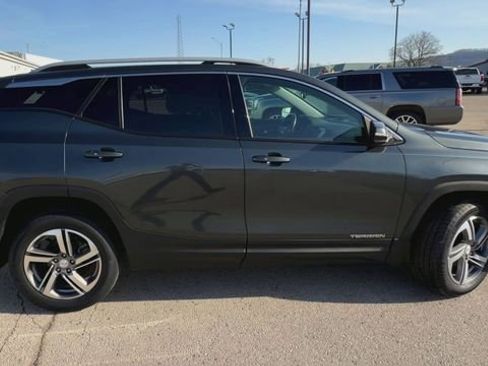 Used 2021 GMC Terrain SLT image 9